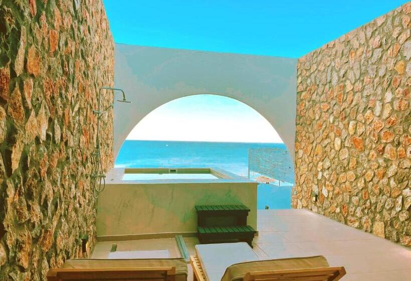 בית מלון כפרי Delfini Beach