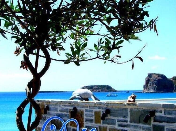 בית מלון כפרי Delfini Beach