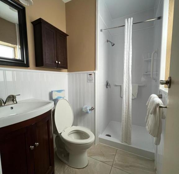 Отель Enchanted Isle Hollywood Beach Resort