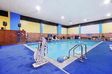 هتل Days Inn Goodland