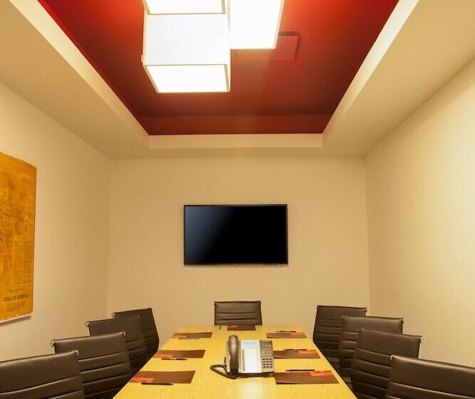 Отель Fiesta Inn Queretaro Centro Sur