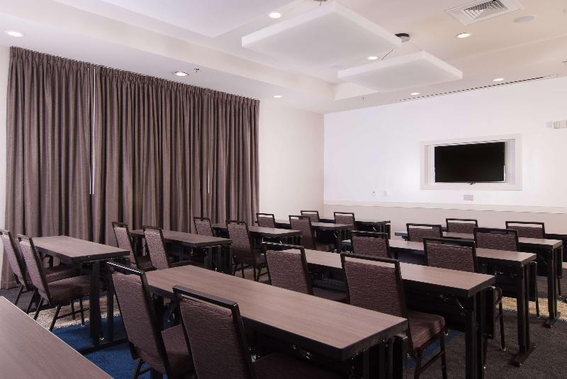هتل Hampton Inn & Suites By Hilton Augustawashington Rd