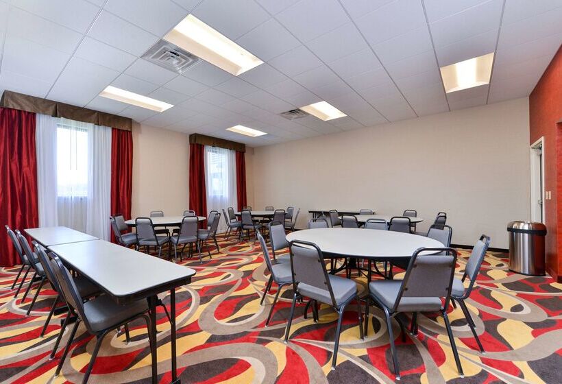 ホテル Hampton Inn & Suites California Universitypittsburgh