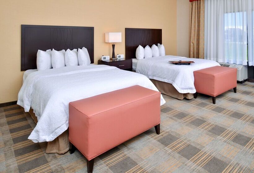 ホテル Hampton Inn & Suites California Universitypittsburgh
