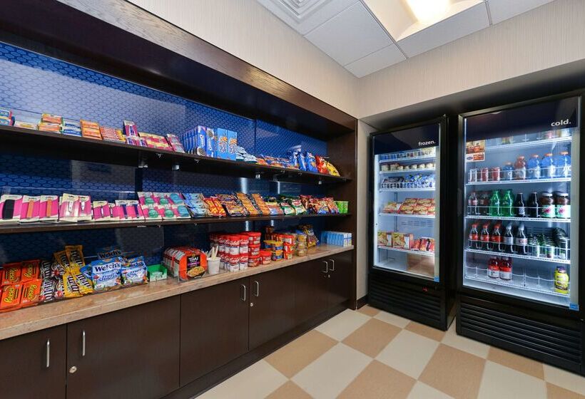 ホテル Hampton Inn & Suites California Universitypittsburgh