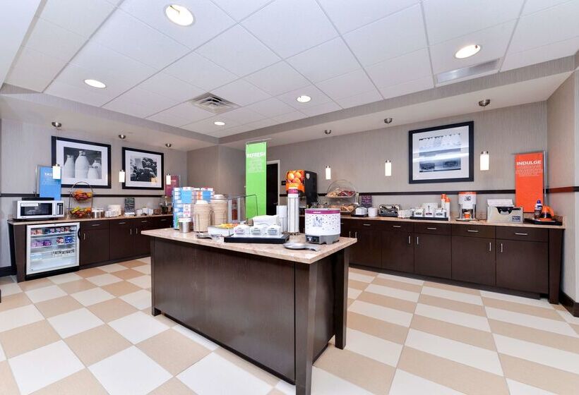 ホテル Hampton Inn & Suites California Universitypittsburgh