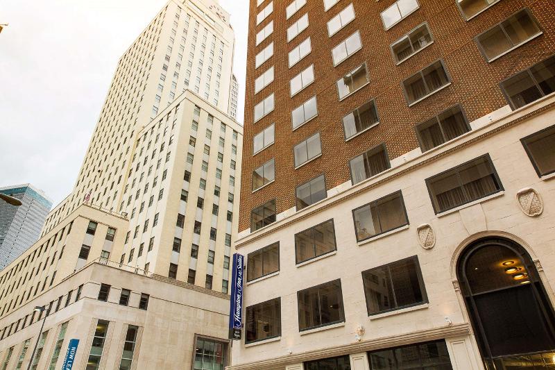 هتل Hampton Inn & Suites Dallas Downtown
