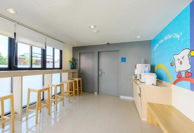 هتل Hop Inn Chumphon