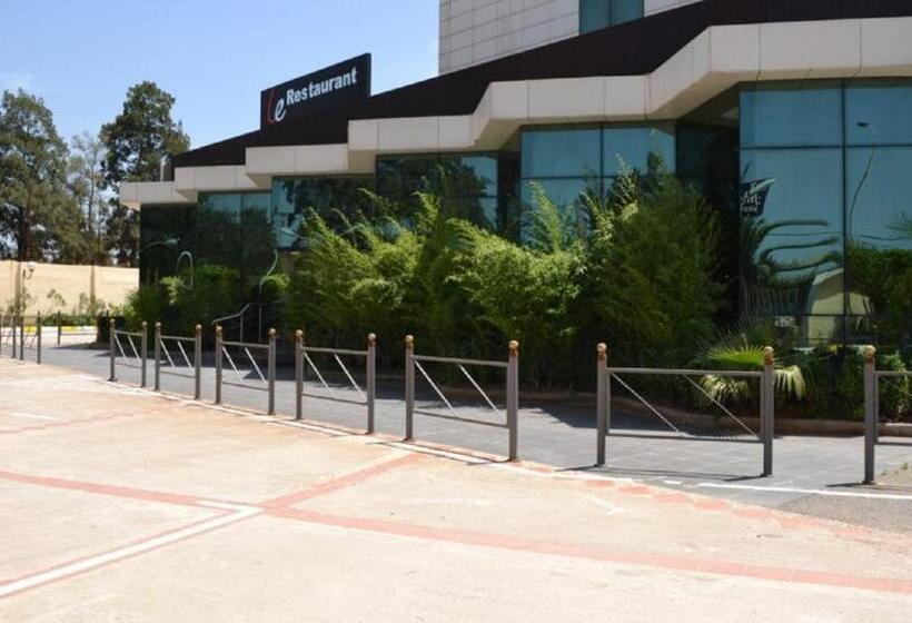 Fotos del hotel Jardy Hôtel & Suites:  36