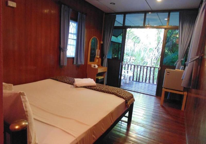 هتل Moonhut Bungalows