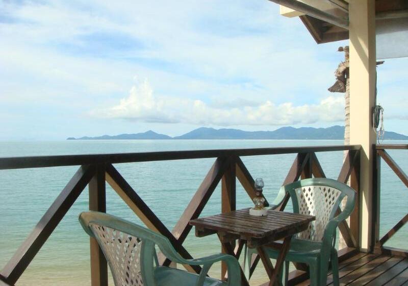 هتل Moonhut Bungalows