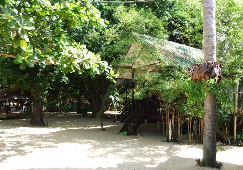 هتل Moonhut Bungalows