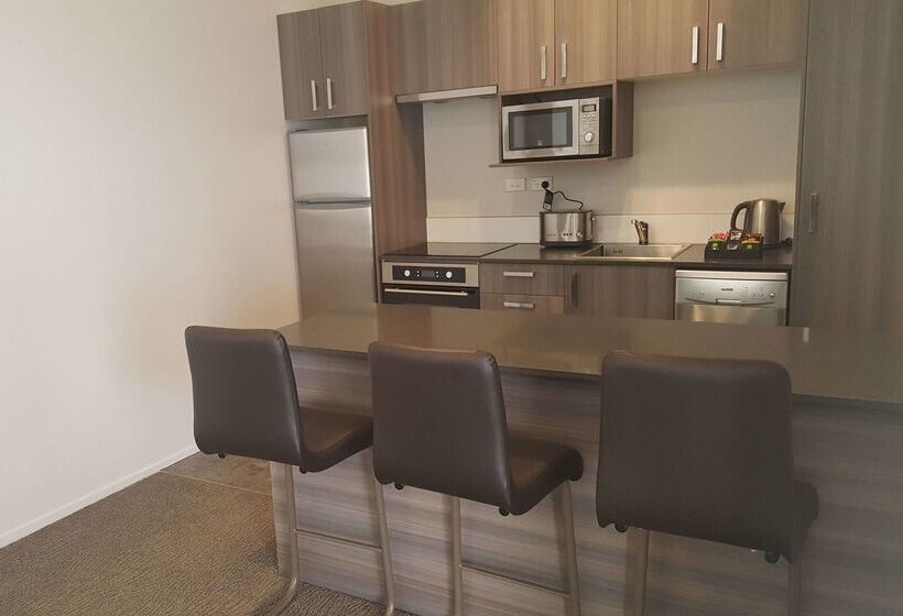 هتل Ramada Suites By Wyndham Queenstown Remarkables Park