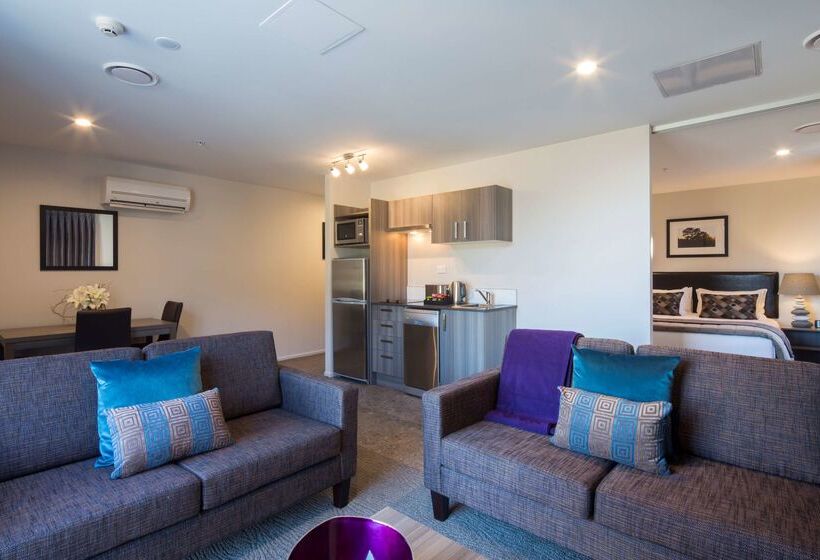 هتل Ramada Suites By Wyndham Queenstown Remarkables Park