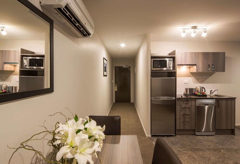 هتل Ramada Suites By Wyndham Queenstown Remarkables Park