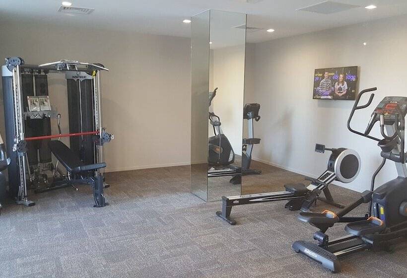 هتل Ramada Suites By Wyndham Queenstown Remarkables Park