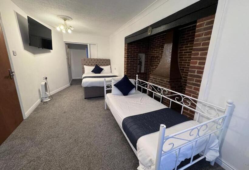 پانسیون All Seasons Gatwick Guest House & Parking