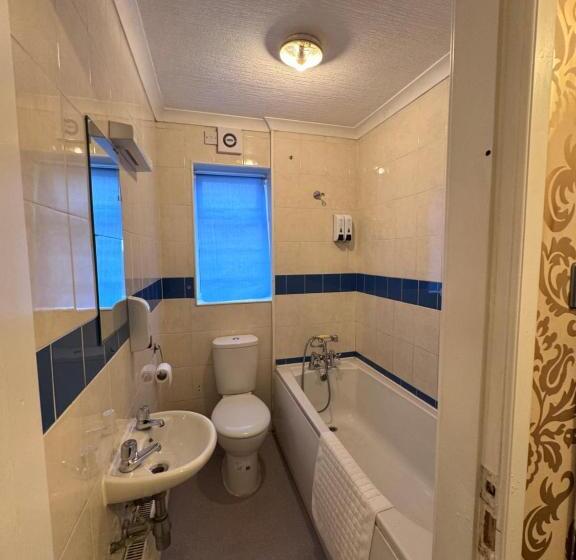 پانسیون All Seasons Gatwick Guest House & Parking