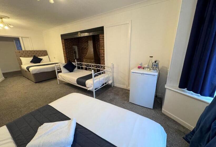 پانسیون All Seasons Gatwick Guest House & Parking