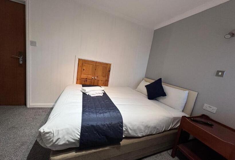 پانسیون All Seasons Gatwick Guest House & Parking