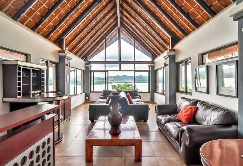 بنسيون Galagos Lodge