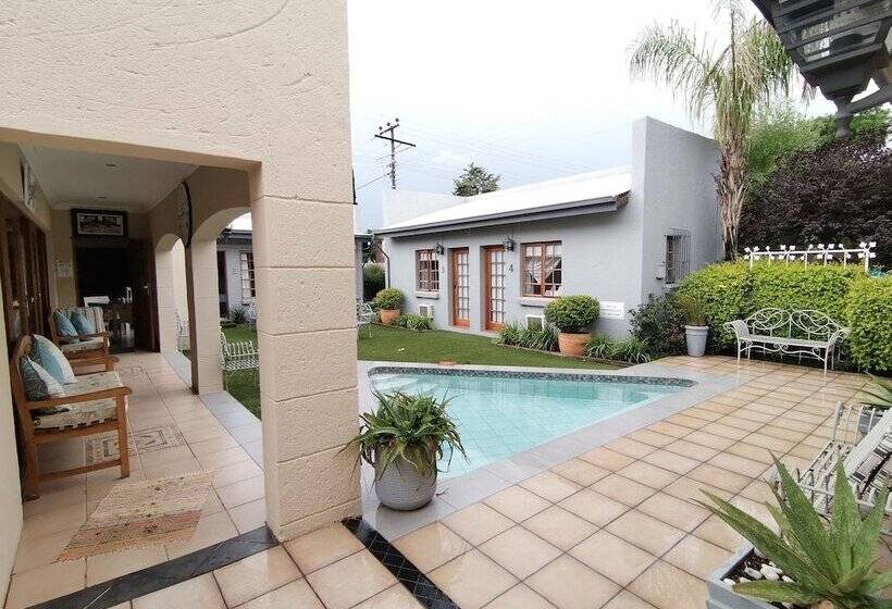 ペンション Rene S Guest House