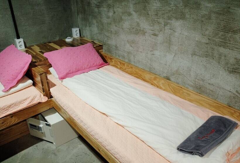Albergue Bong Backpackers