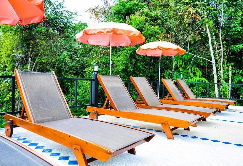 هتل Chomphu Resort