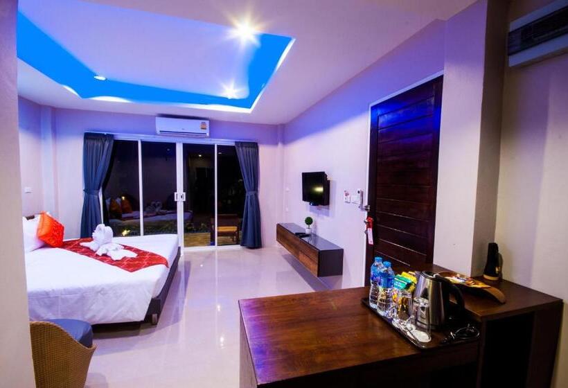 هتل Chomphu Resort