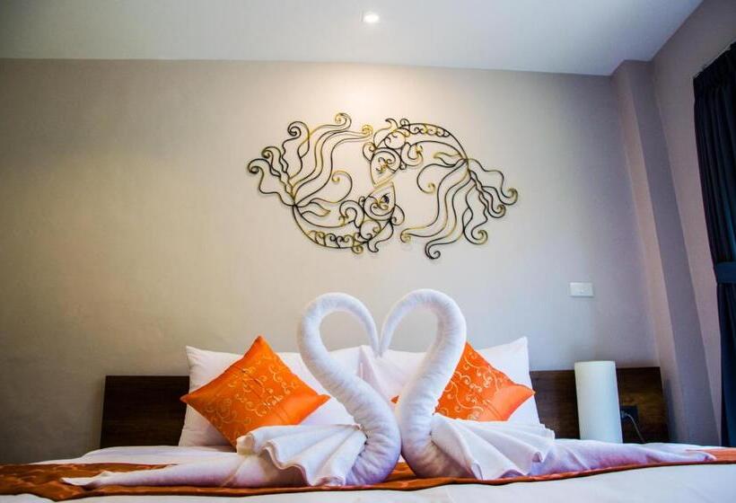 هتل Chomphu Resort