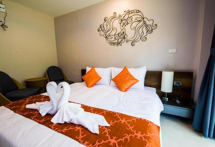 هتل Chomphu Resort