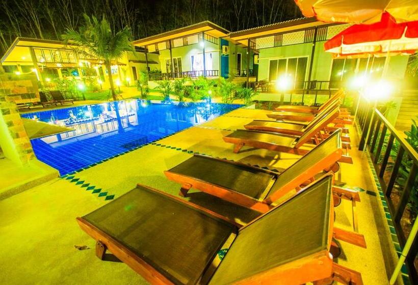 هتل Chomphu Resort