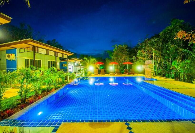 هتل Chomphu Resort