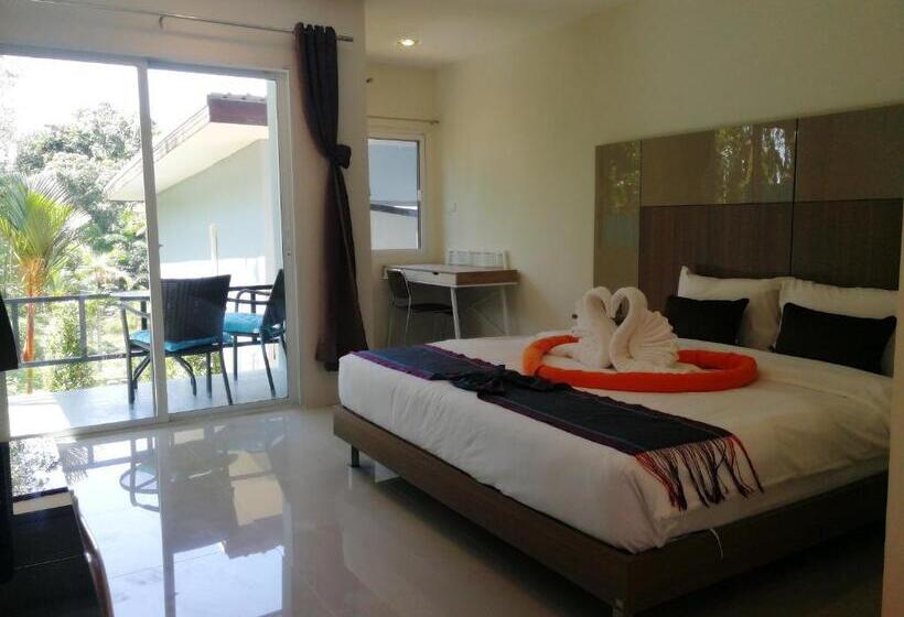 هتل Chomphu Resort