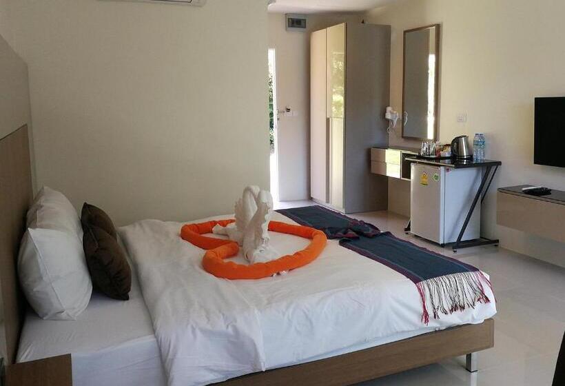 هتل Chomphu Resort
