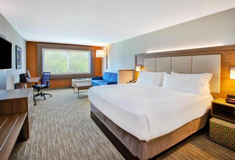 Отель Holiday Inn Express & Suites New Castle, An Ihg