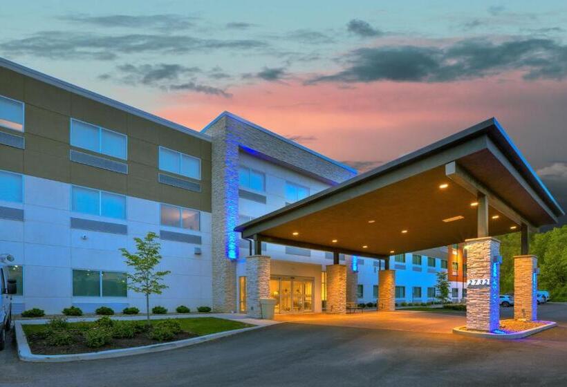 Отель Holiday Inn Express & Suites New Castle, An Ihg