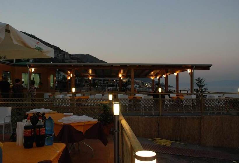 هتل Maniel Beach