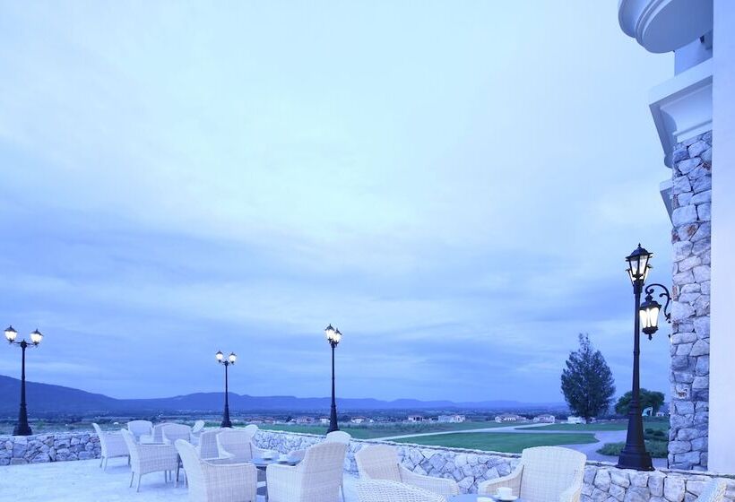 Отель Mövenpick Resort Khao Yai