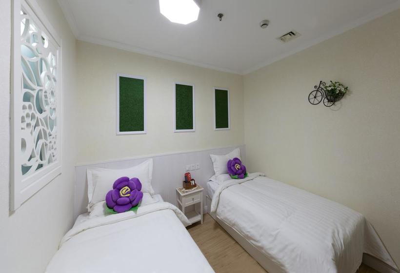 Отель Pekinguni International Hostel