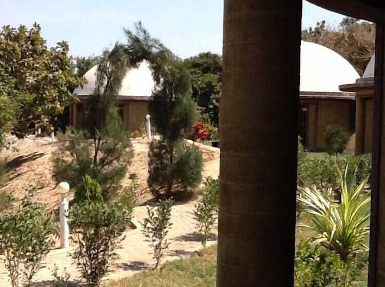 هتل Tanji Bird Reserve Eco Lodge   Adults Only
