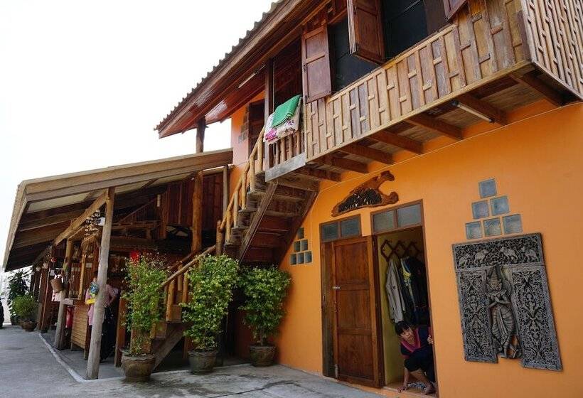 פנסיון J & J Guesthouse