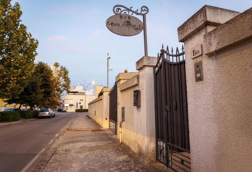 Bed and Breakfast Villa Giardino Delle Zie  Possibilità Di Servizio Mezza Pensione Cena Al Tavolo Colazione Vicino Osp