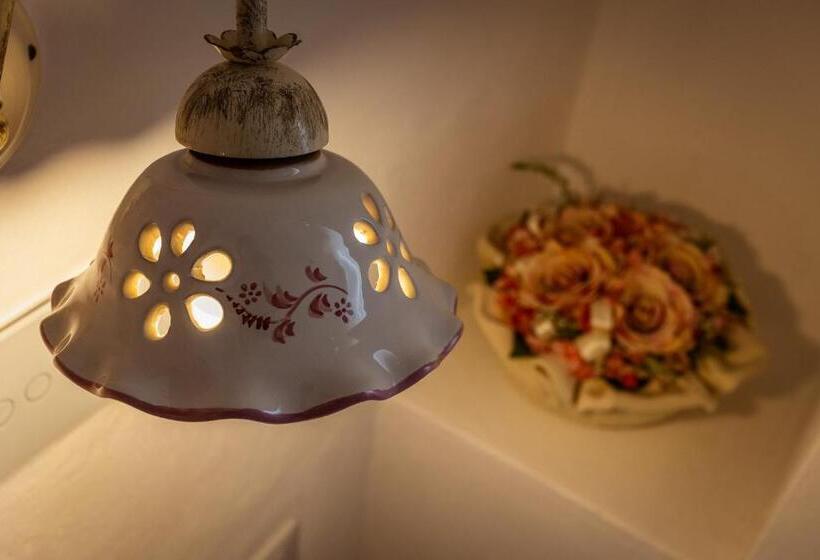 Bed and Breakfast Villa Giardino Delle Zie  Possibilità Di Servizio Mezza Pensione Cena Al Tavolo Colazione Vicino Osp