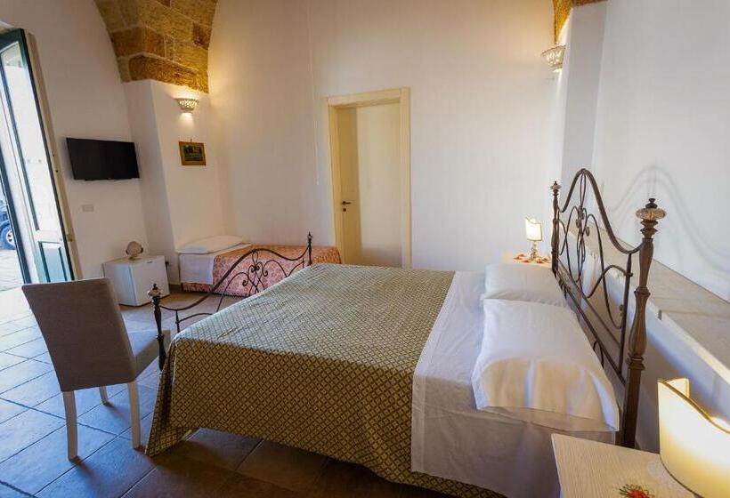 Bed and Breakfast Villa Giardino Delle Zie  Possibilità Di Servizio Mezza Pensione Cena Al Tavolo Colazione Vicino Osp