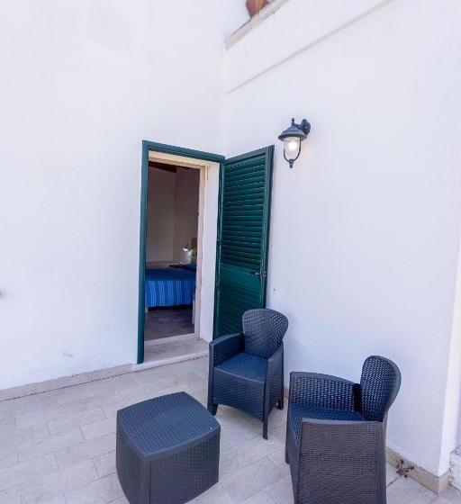 Bed and Breakfast Villa Giardino Delle Zie  Possibilità Di Servizio Mezza Pensione Cena Al Tavolo Colazione Vicino Osp