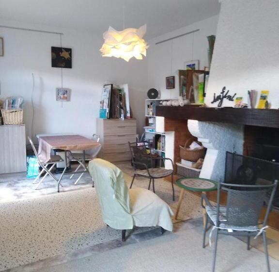 ベッドアンドブレックファースト Les Toiles Du Figuier