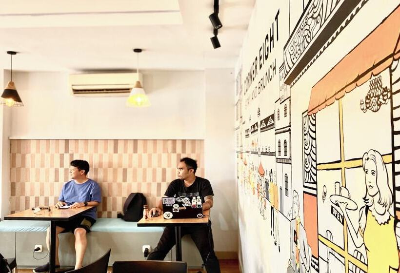 هتل Behomy Corner Eight Lippo Karawaci