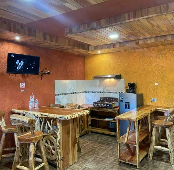هتل Cabañas Rochivo Ranch