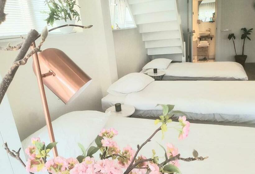 پانسیون Luxury Loft At Lake Volendam 20 Min. From Amsterdam Cs